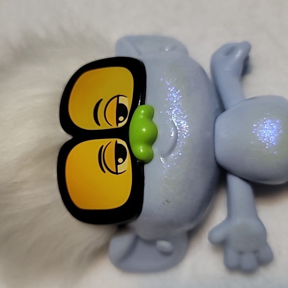 TROLL Tiny Diamond 6 inches Tall with White Hair Hasbro 2019 toy figure…